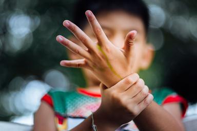 kid with arthritis | Image credit: anut21ng Stock - stock.adobe.com